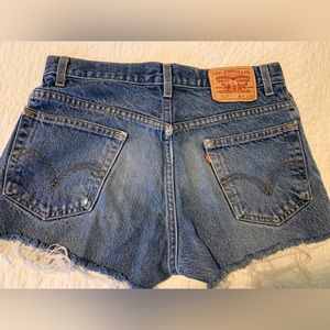 Levis Size 31/30 Fits a Size 3 / 4 , 27